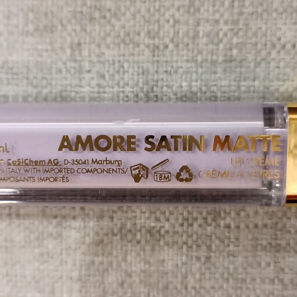 Milani Amore Matte Satin Lip Creme Gloss Lipstick Violet Villian - Picture 6 of 6